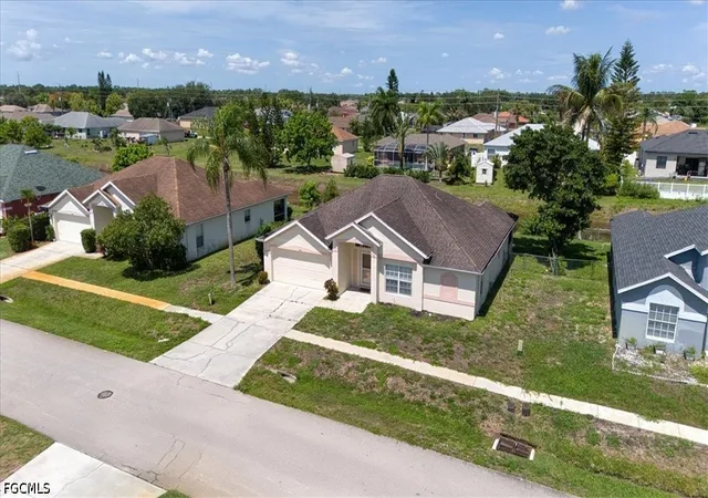 3rd image of 4664 Varsity Cir, Lehigh Acres, FL 33971 | MLS# 2026025681