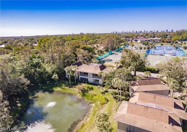 2nd image of 3 Bob Over Link Ct, Naples, FL 34105
