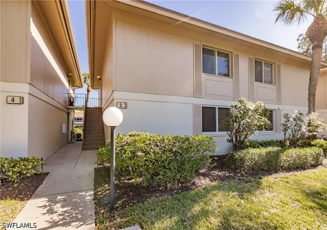 3rd image of 3 Bob Over Link Ct, Naples, FL 34105