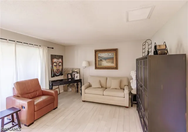 4th image of 3 Bob Over Link Ct, Naples, FL 34105