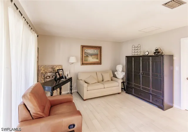 5th image of 3 Bob Over Link Ct, Naples, FL 34105