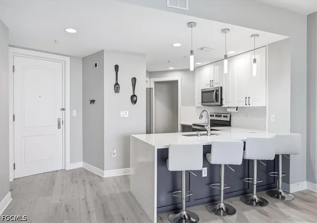 Photo 4 of Condo for sale at 5781 Cape Harbour Dr #906, Cape Coral, FL 33914 | MLS# 2026025740 | Listing updated on 2026-10-02