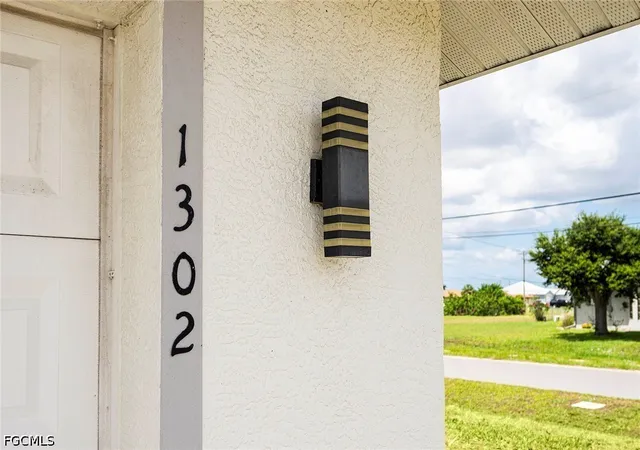Listing Photo 4 - Condo for sale in building located at 1302-1304 NE 16th Ter, Cape Coral, FL 33909