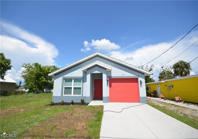Photo 1 of Single family home for sale at 2225 Carver Ave, Fort Myers, FL 33916 | MLS# 2026025754 | Listing updated on 2026-07-20