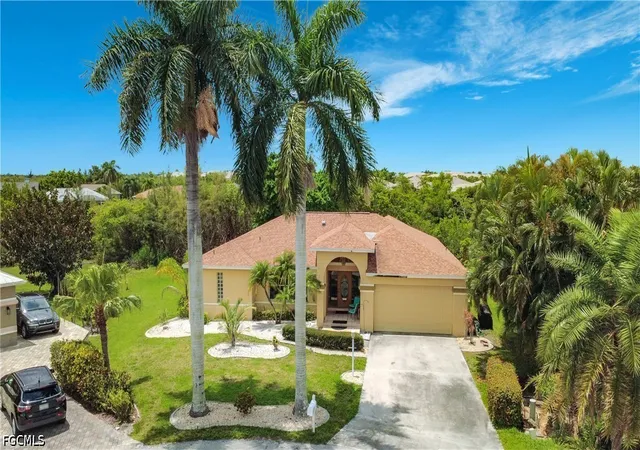 Photo 1 of Single family home for sale at 14401 Hampton Lake Ct, Fort Myers, FL 33908 | MLS# 2026025796 | Listing updated on 2026-10-01