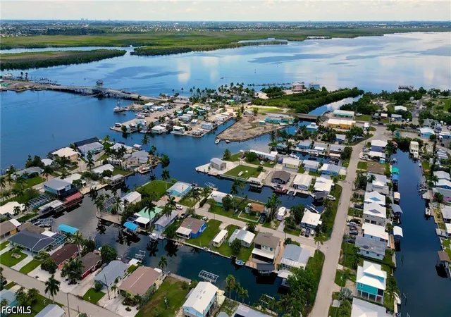 Photo 3 of Single family home for sale at 2567 Cay Cvs, Cape Coral, FL 33993 | MLS# 2026025826 | Listing updated on 2026-06-17