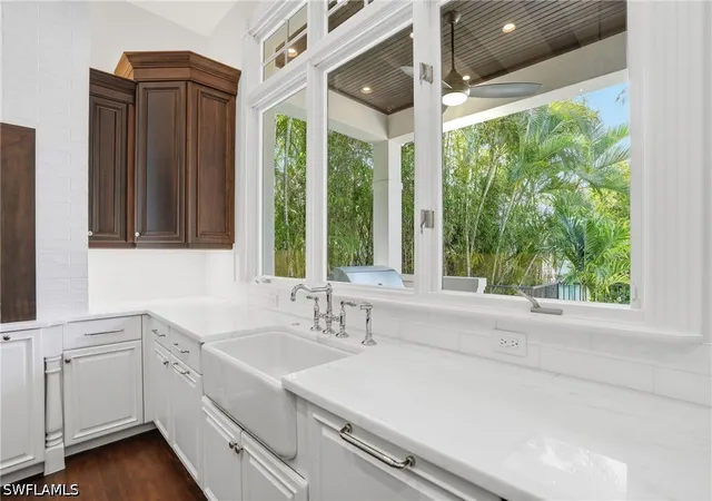 Photo 4 of Single family home for sale at 160 16th Avenue S, Naples, FL 34102 | MLS# 226011666 | Listing updated on 2026-06-16