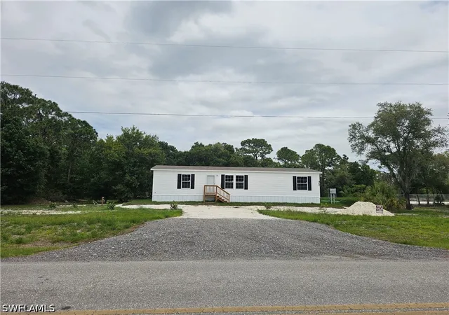 2nd image of 509 Bald Cypress Ave, Clewiston, FL 33440 | MLS# 226020083