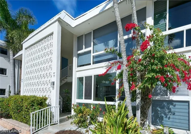4th image of 2100 Gulf Shore Blvd N #107, Naples, FL 34102 | MLS# 226020211