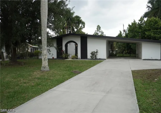 Photo 2 of Sale Pending at 544 Bayside Dr, Fort Myers, FL 33919 | MLS# 226021775 | Listing updated on 2026-08-28