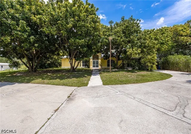 4th image of 4925 Skates Cir, Fort Myers, FL 33905 | MLS# 2026026013