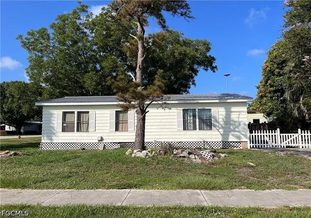 2nd image of 504 Water Oak Ave, Clewiston, FL 33440 | MLS# 2026026020