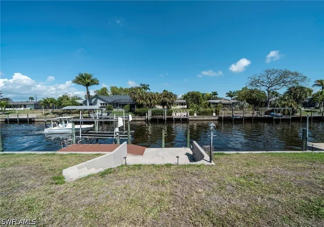 4th image of 1433 Se 28Th Ter, Cape Coral, FL 33904 | MLS# 226022781