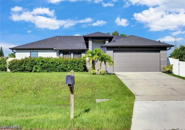 3rd image of 1317 Ne 4Th Pl, Cape Coral, FL 33909 | MLS# 226022207