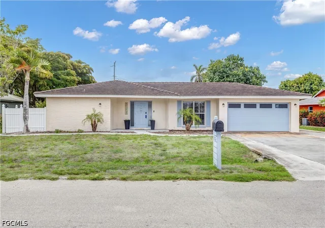 Photo 1 of Single family home for sale at 2112 Harvard Ave, Fort Myers, FL 33907 | MLS# 2026026287 | Listing updated on 2026-08-01