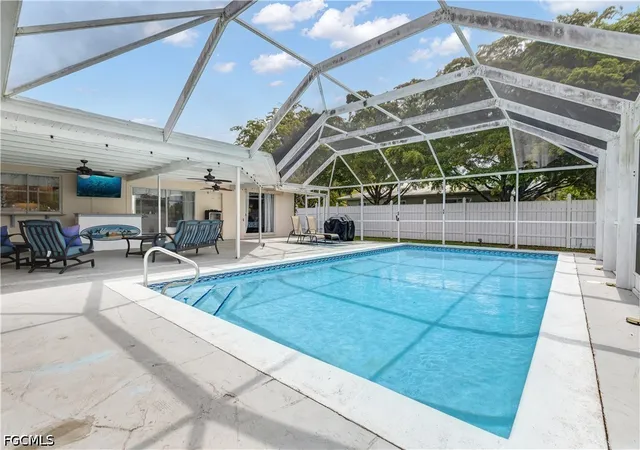Photo 2 of Single family home for sale at 2112 Harvard Ave, Fort Myers, FL 33907 | MLS# 2026026287 | Listing updated on 2026-08-01