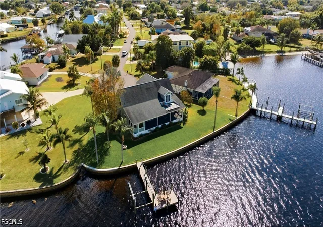 Photo 1 of Single family home for sale at 1943 Bahama Ave, Fort Myers, FL 33905 | MLS# 2026026335 | Listing updated on 2026-08-08