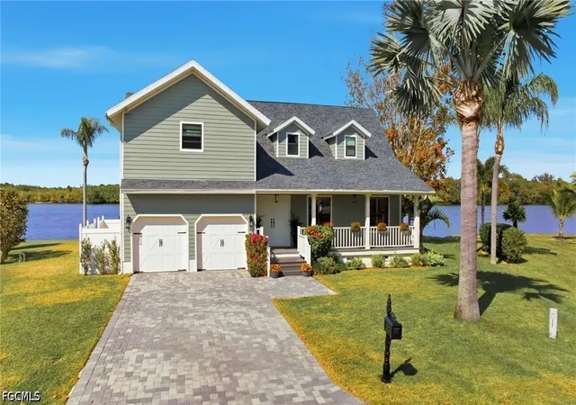 Photo 3 of Single family home for sale at 1943 Bahama Ave, Fort Myers, FL 33905 | MLS# 2026026335 | Listing updated on 2026-08-08