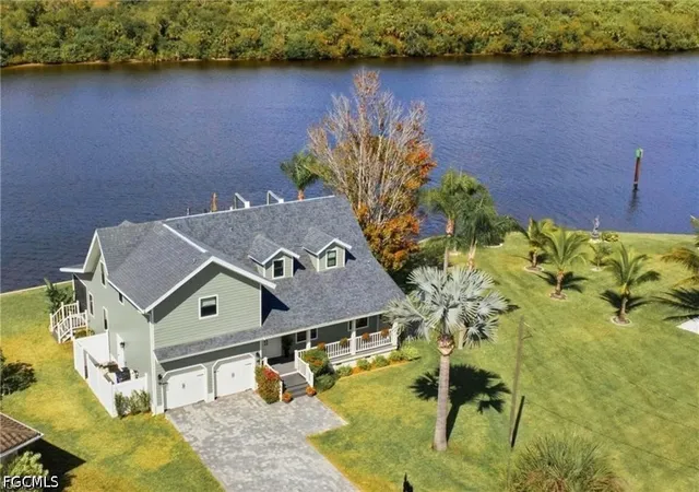Photo 4 of Single family home for sale at 1943 Bahama Ave, Fort Myers, FL 33905 | MLS# 2026026335 | Listing updated on 2026-08-08