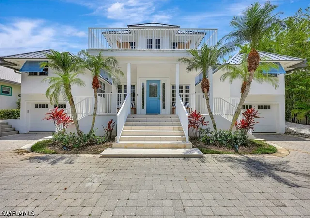 Photo 2 of Single family home for sale at 1500 Pelican Ave, Naples, FL 34102 | MLS# 226023145 | Listing updated on 2026-06-15