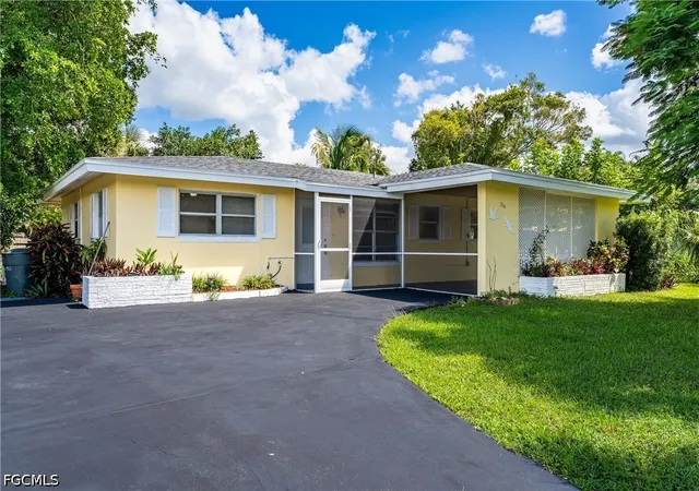 Photo 3 of Single family home for sale at 3941 Maxine St, Fort Myers, FL 33901 | MLS# 2026026390 | Listing updated on 2026-10-06