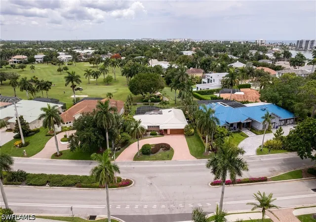 Photo 4 of Single family home for sale at 520 Harbour Dr, Naples, FL 34103 | MLS# 226022282 | Listing updated on 2026-09-29