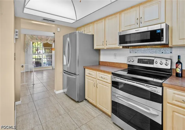 5th image of 711 Mirror Lakes Dr, Lehigh Acres, FL 33974 | MLS# 2026026402