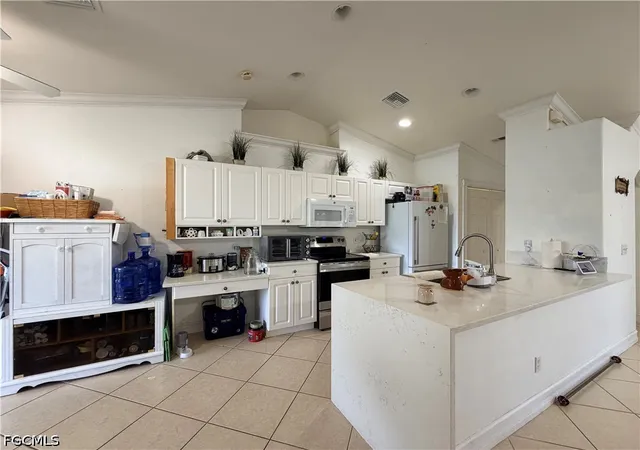 Photo 4 of Single family home for sale at 1621 SW 14th Terrace, Cape Coral, FL 33991 | MLS# 2026026487 | Listing updated on 2026-07-31