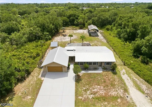 Homes for sale in Alva, FL | 2310 Abbott Ave, Alva, FL 33920 | MLS# 2026026557