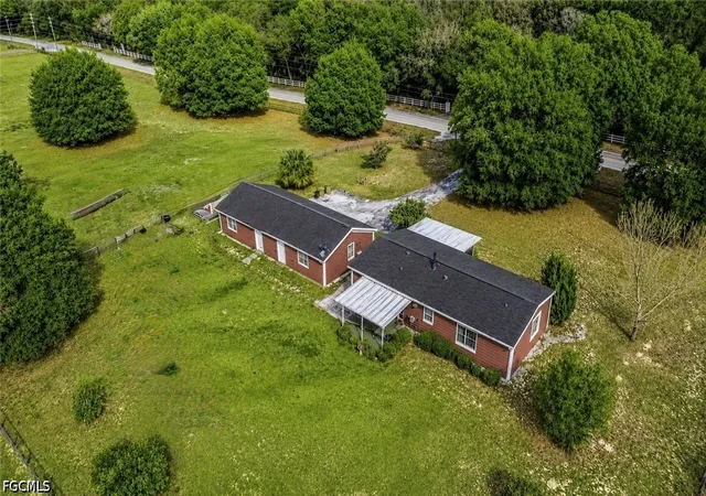Homes for sale in Weirsdale, FL | 4100 Marion County Rd, Weirsdale, FL 32195 | MLS# 2026026578