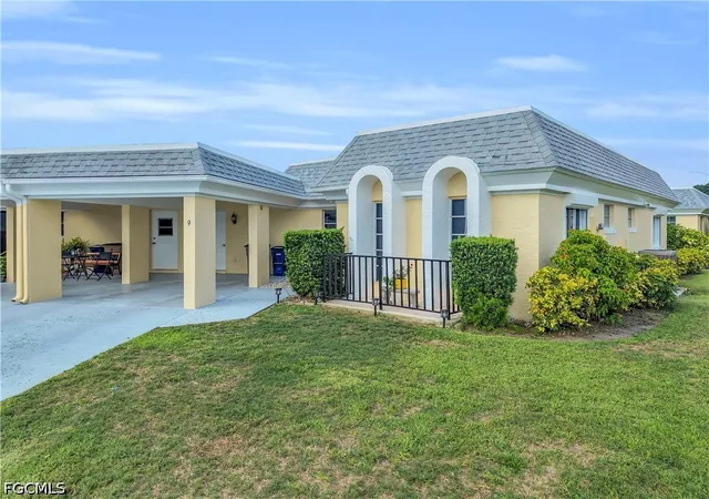 3rd image of 9 Regency Ct, Lehigh Acres, FL 33936 | MLS# 2026026589