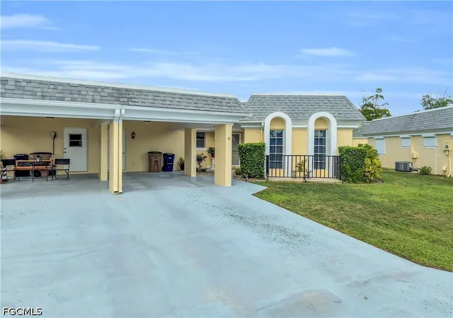 4th image of 9 Regency Ct, Lehigh Acres, FL 33936 | MLS# 2026026589