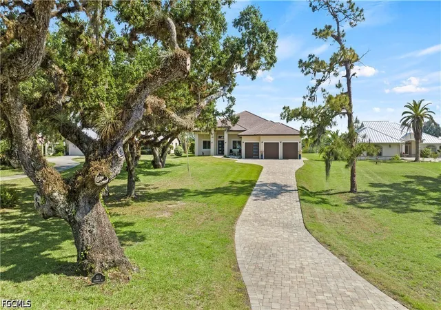 Photo 2 of Single family home for sale at 1311 Riverbend Dr, Labelle, FL 33935 | MLS# 2026026640 | Listing updated on 2026-06-17