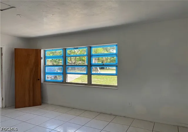 Photo 2 of Single family home for sale at 3977 Seminole Ave, Fort Myers, FL 33916 | MLS# 2026026723 | Listing updated on 2026-06-23
