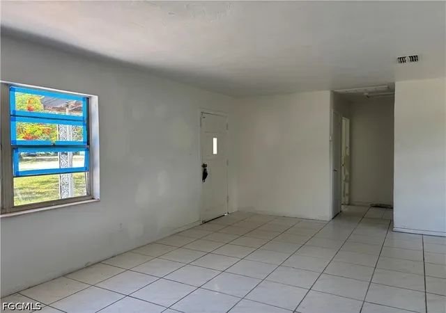 Photo 2 of Single family home for sale at 3977 Seminole Ave, Fort Myers, FL 33916 | MLS# 2026026723 | Listing updated on 2026-06-23
