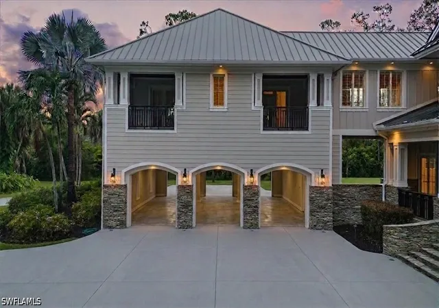4th image of 2263 Coach House Ln, Naples, FL 34105 | MLS# 226023432