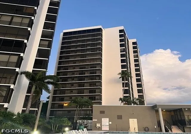 2nd image of 1920 Virginia Ave #1402, Fort Myers, FL 33901 | MLS# 2026026833