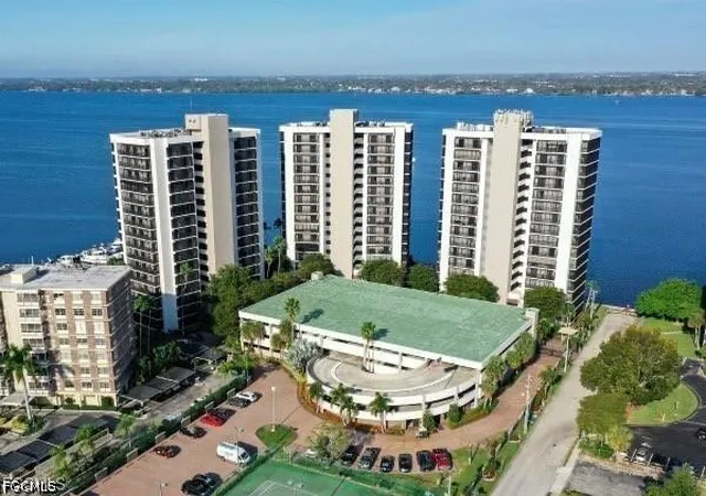 5th image of 1920 Virginia Ave #1402, Fort Myers, FL 33901 | MLS# 2026026833