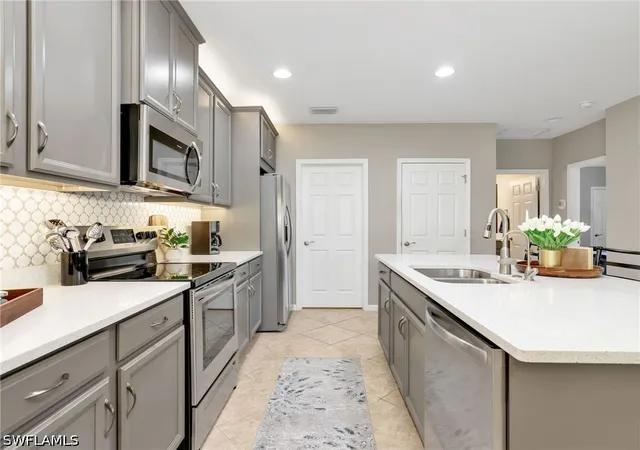 Photo 3 of Sale Pending at 4337 Dutchess Park Rd, Fort Myers, FL 33916 | MLS# 226023435 | Listing updated on 2026-08-03