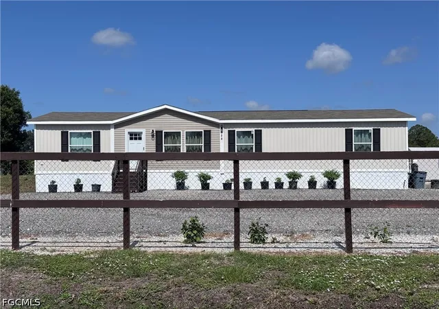 3rd image of 220 N Zambria St, Clewiston, FL 33440 | MLS# 2026026899