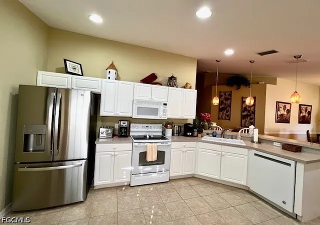 3rd image of 9618 Hemingway Ln, Fort Myers, FL 33913