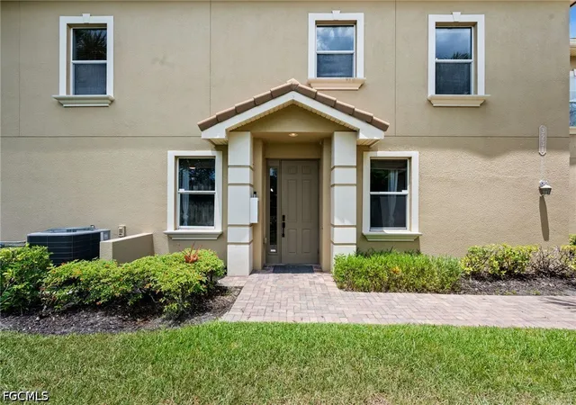 3rd image of 3231 Cottonwood Bnd #301, Fort Myers, FL 33905 | MLS# 2026027020