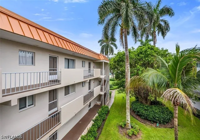 Photo 3 of Condo for sale at 1100 Gulf Shore Blvd N #312, Naples, FL 34102 | MLS# 226023043 | Listing updated on 2026-06-19