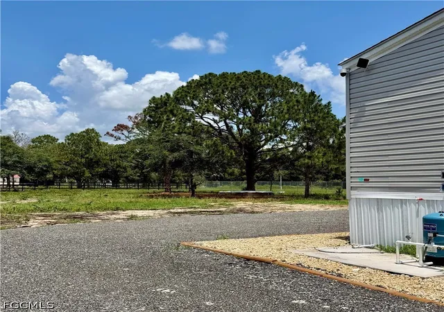Photo 3 of Manufactured home for sale at 170 S Jinete St, Clewiston, FL 33440 | MLS# 2026027074 | Listing updated on 2026-06-27