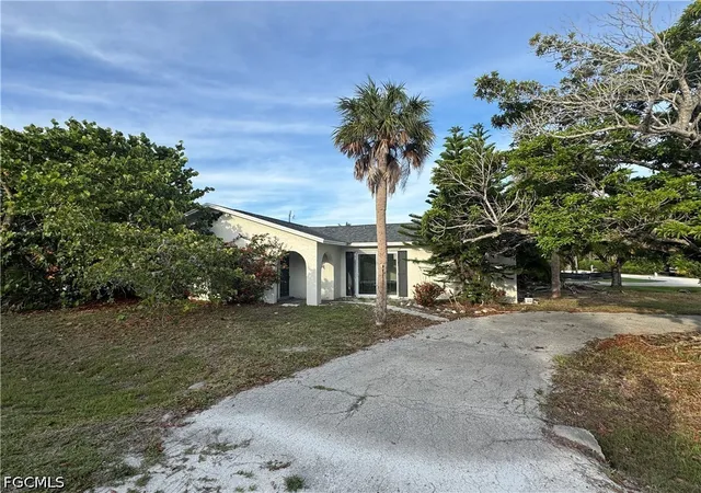 2nd image of 1683 Atlanta Plaza Dr, Sanibel, FL 33957 | MLS# 2026027119