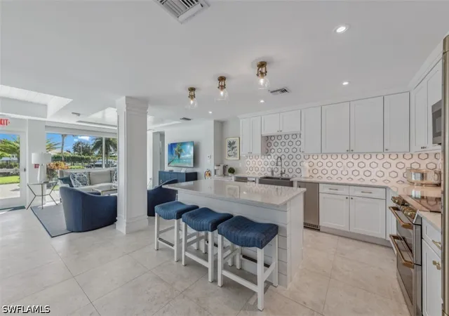 25th image of 2170 Gulf Shore Blvd N #24W, Naples, FL 34102 | MLS# 226023234
