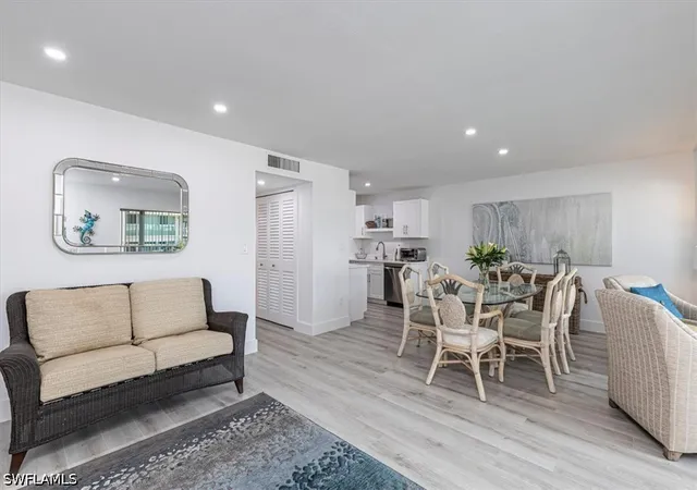 4th image of 2100 Gulf Shore Blvd N #111, Naples, FL 34102 | MLS# 226023557