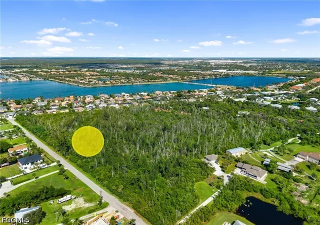 Photo 4 of Sale Pending at 18161 Pioneer Rd, Fort Myers, FL 33908 | MLS# 2026027309 | Listing updated on 2026-07-25
