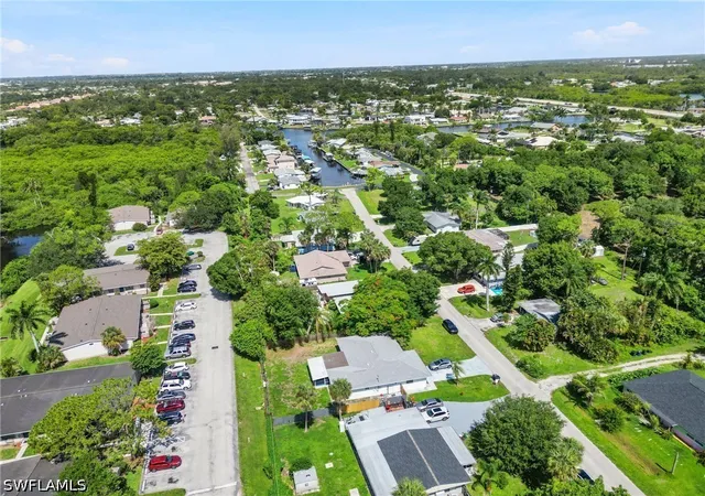4th image of 8071 Cleaves Rd, North Fort Myers, FL 33903 | MLS# 226023812