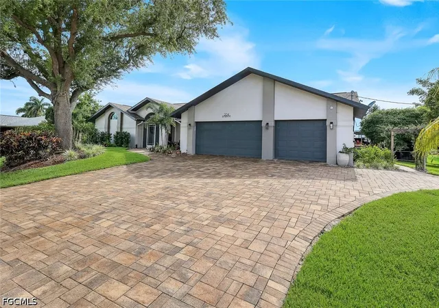 3rd image of 204 Se 20Th Pl, Cape Coral, FL 33990 | MLS# 2026027397